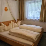 Sonnenschloessl * Нойштифт-им-Штубайталь
